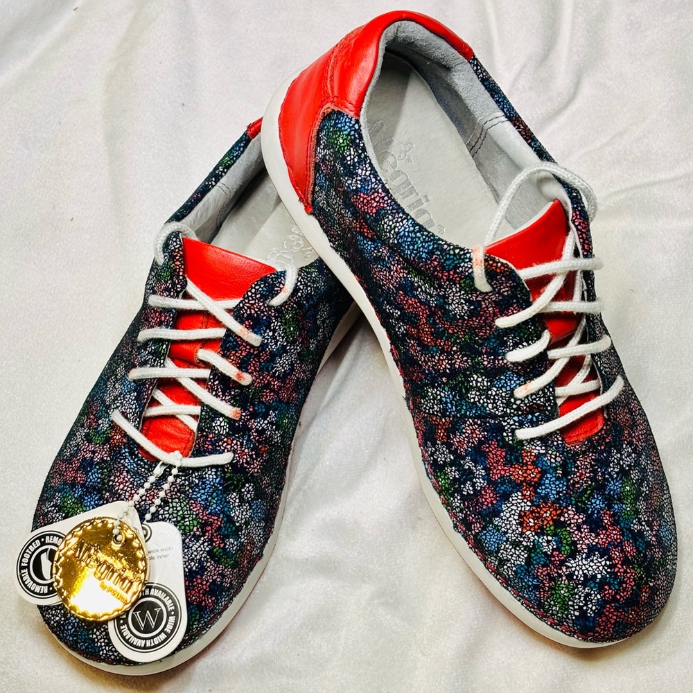 Essence Algeria by PG Lite Customizable Ortho Fit Non- slip, red/flowers WMN 8